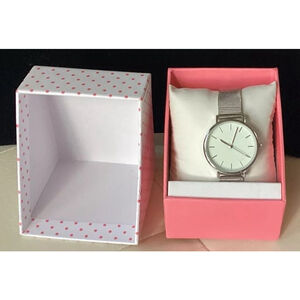 Accutime Ladies Silver Tone Mesh Metal Band Watch Woman’s NEW BATTERY New In Box